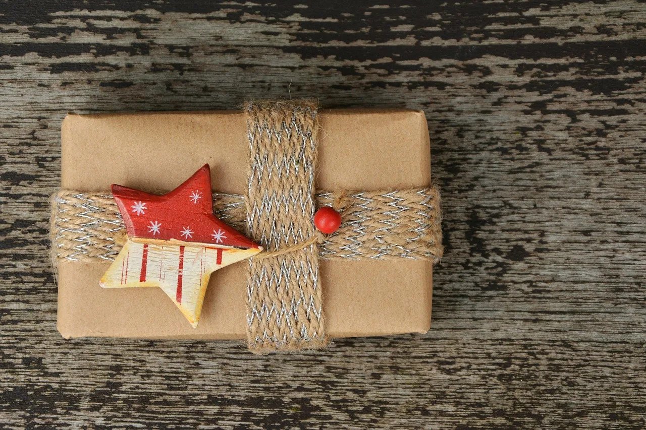 Cadeaux de Noël de seconde main : idées, où chercher, quoi vérifier